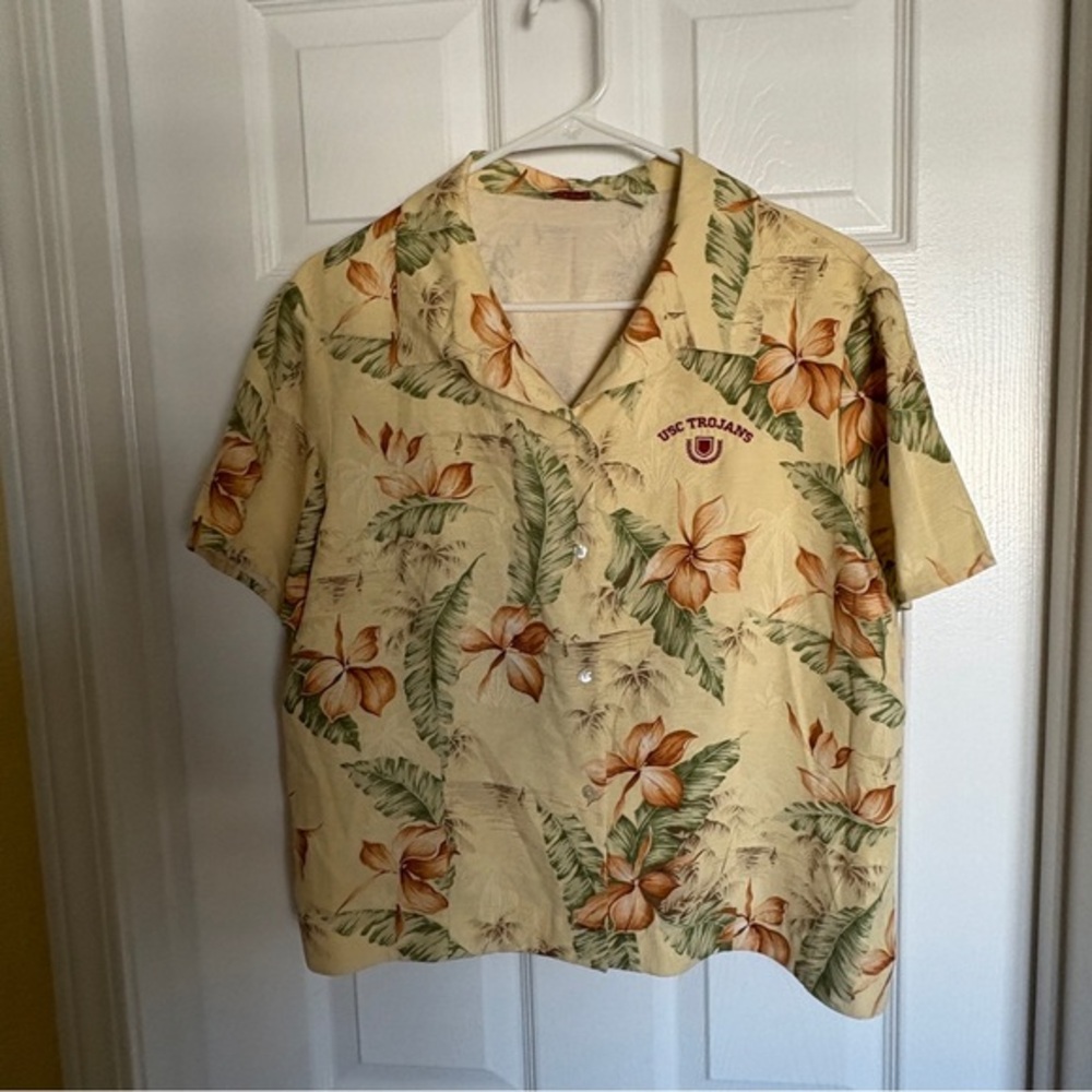 Tommy Bahama / USC Floral Hawaiian Shirt Size XL